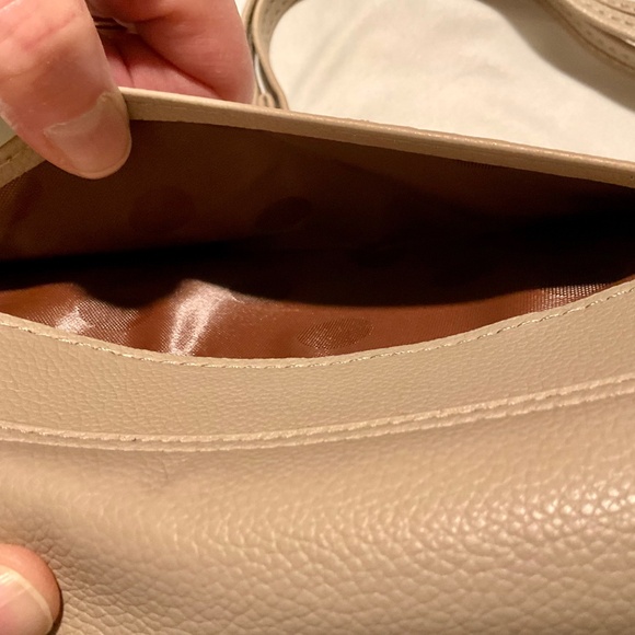 Malibu Skye Crossbody Wallet/Bag/Purse - New with Tag - Beige 8 inches - Picture 5 of 5